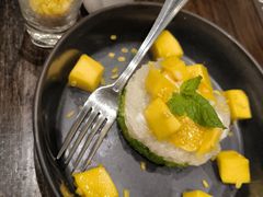 -Chom Cafe and Restaurant