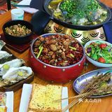 让我更惊艳到的 是他家生蚝 真的是比手还大！