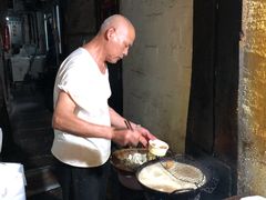 -仓桥直街臭豆腐