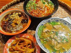 -爆炸头阿姨小四川正宗川味小吃(无任何分店)