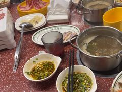 -四囍码头海鲜烧烤自助火锅(外滩南京东路悦荟广场店)