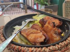 照烧鸡腿煲仔饭-堂屋糖水店(愚园店)