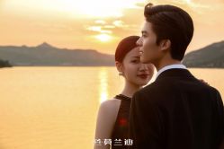 -莫兰迪婚纱摄影