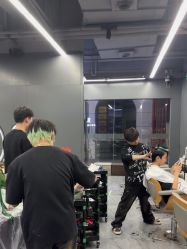 -藤野造型烫发染发