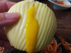 蛋黄流沙包-许榴香西餐厅(台东步行街店)