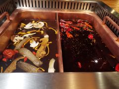 -老牌坊云南鱼豆花火锅(爱建店)