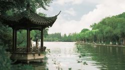 -唯一旅拍·颂当代影像艺术中心(上城店)