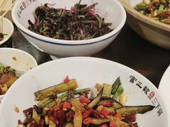 -富正毅三下锅·湘西韵味(天门山索道店)