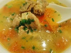 番茄土豆排骨汤-牧羊餐厅