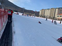 -亚布力新体委滑雪场