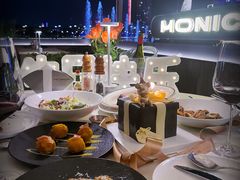 -MONICH牛排融合餐厅(和义大道购物中心店)