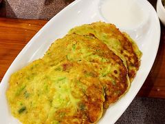 西葫芦饼配酸奶-TUK土耳其餐厅·下午茶(卢湾店)