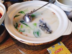 -泉畔人家·老济南经典鲁菜(大明湖店)