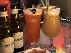 -FOUR PLAY BAR