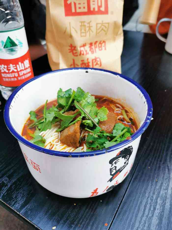 袁崽儿盅盅面(较场坝店)-"下班看到新开了一家面馆,装修不错就进去试.