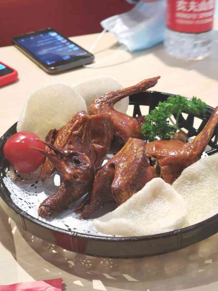 1人赞2雀食蟀啊7月23日 23:29打分74久91来了,中午来个午饭.