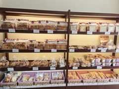 -红宝石·鲜奶小方·海派西点房(金杨店)