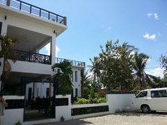 -Neary Khmer Restaurant
