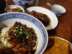 -沪西老弄堂面馆(定西路店)