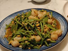 茼蒿鸡蛋炒贝丁-日丰园海肠水饺·老字号大连海鲜(和平广场店)