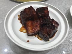 本帮红烧肉-东方明珠老上海8号餐厅(东方明珠广播电视塔店)