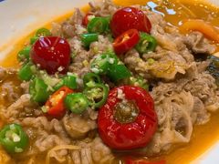 金针肥牛煲-维园悦谱·海派家常菜(乌鲁木齐南路店)