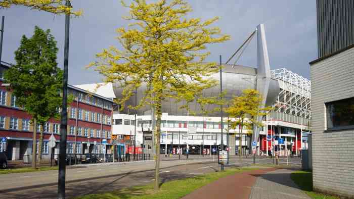 飞利浦大球场-"记录女儿荷兰生活点滴,周日中午出来溜达 .