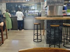 -亮亮面馆(经六路店)