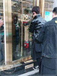 -一東造型烫发染发