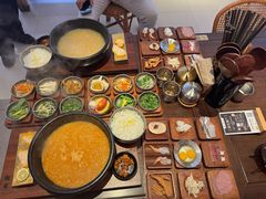 -银米·云南传统过桥米线(双廊黑金冠店)