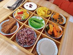 -轻蔬不用等·素食(江苏路店)