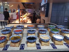 自助调料区-海柜涮烤一体自助餐厅(金鹰店)