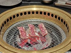 -山川小町·极番烧肉(新地假日广场店)