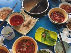 -马路边边串串香形象店(磐石路店)
