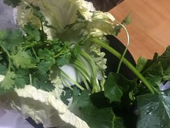 -果松木炭酸菜铜火锅·外婆参鸡汤