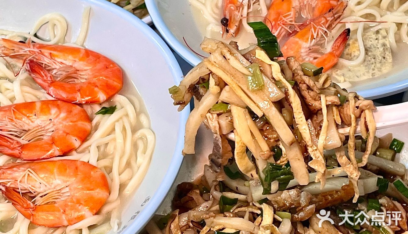 🍜海鲜面能多新鲜？活着到吃完不超十分钟…

