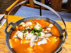 思茅酸汤鱼片-老滇山寨•云南特色菜•地方菜•民族风情歌舞表演(金碧店)