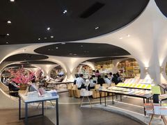 -钟书阁(珍园店)