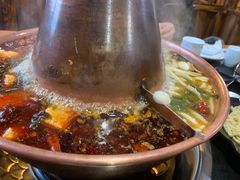 -果松木炭酸菜铜火锅·外婆参鸡汤