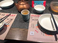 餐具摆设-蛙小侠·沸腾砂锅(南山欢乐颂店)