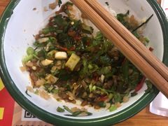 -拈签一笑黄牛肉辣卤串串