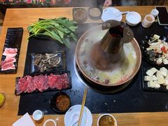 -果松木炭酸菜铜火锅·外婆参鸡汤