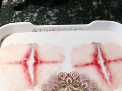 -老牌坊云南鱼豆花火锅(哈西万达店)