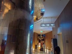 -涨巢·潮玩水疗局