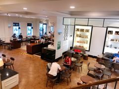 大堂-星巴克臻选(广州沙面店)