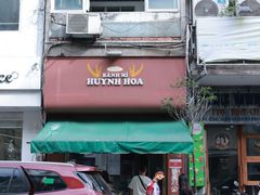 -Bánh Mì Huynh Hoa