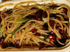 酸辣土豆丝-湘与香缘·湖南菜(王府井北京市百货大楼店)
