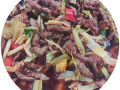 -杨三娘跷脚牛肉(羊子山西路店)