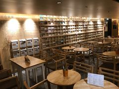 大堂-猫的天空之城概念书店(苏州诚品店)