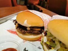 蘑菇牛肉汉堡-FATBURGER 特富客汉堡(外交公寓店)